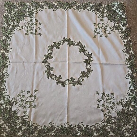 Set Of 6 Holiday Tablecloths Square Embroidered Approx 34" Squares - Picture 2 of 13